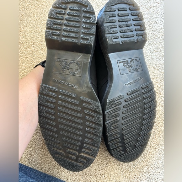 Black Women's Lace-Up Shoes - Picture 6 of 13